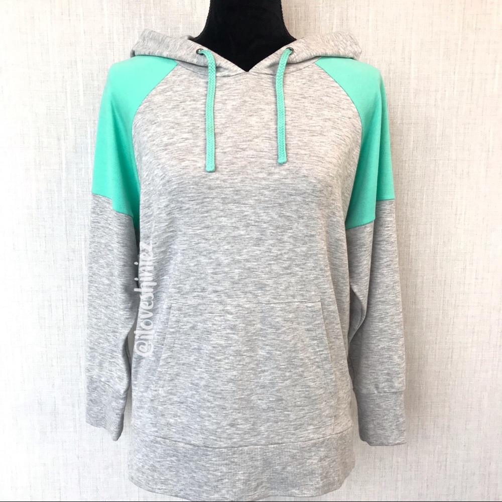 •Forever 21• Hooded Sweatshirt M